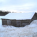 Cabane ensevelie de neige / Snow-covered shack