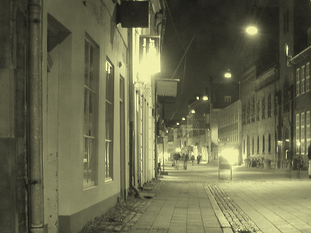 Un soir à Helsingor ....../ Helsingor by the night........Danemark / Denmark. Octobre 2008 - Vintage / Photo ancienne Un soir à Helsingor ....../ Helsingor by the night........Danemark / Denmark. Octobre 2008 - Vintage / Photo ancienne