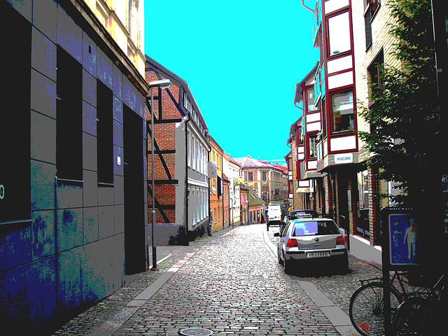 Charmante ruelle étroite et calme /  Varubelaning narrow street eyesight  -  Helsingborg  / Suède - Sweden.  22 octobre 2008-  Postérisée