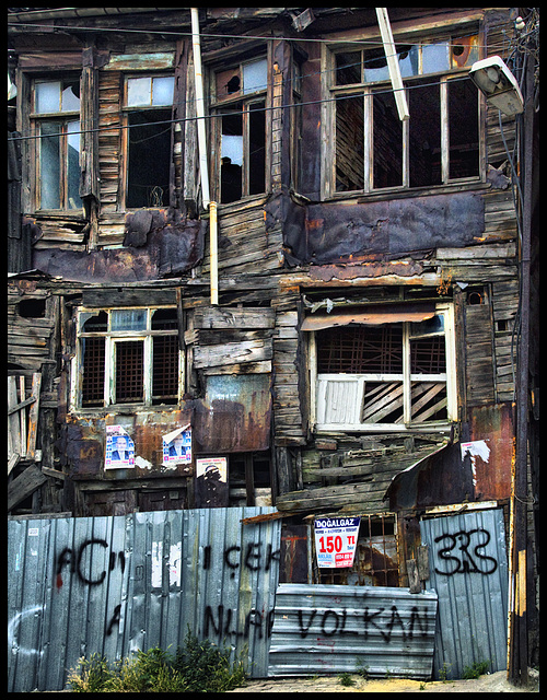 Volkan chaos house Volkan chaos house