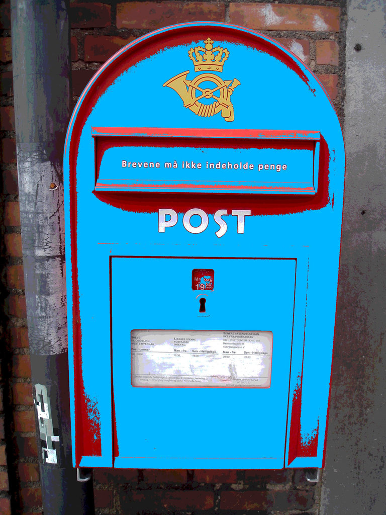 Boîte aux lettres publique / Red public mailbox / Copenhagen - Bleu postérisé