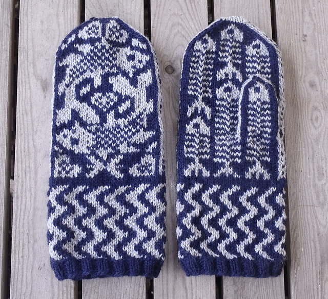 fish mittens - navy and grey