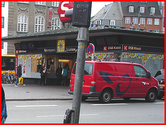 Camion rouge DSB / DSB red truck.  Copenhague.  20 octobre 2008.