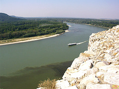 2004-08-18 23 SAT, elrigardo de burga ruino Devin al Danubo
