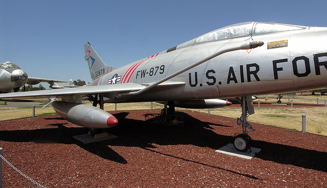 North American F-100 Super Sabre (8492)