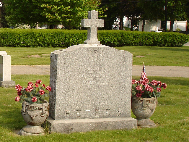 Cimetière St-Charles / St-Charles cemetery -  Dover , New Hampshire ( NH) . USA.   24 mai 2009    - Peters