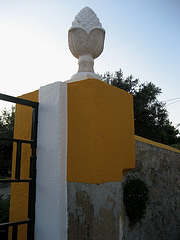 A-dos-Ruivos, country house, the garden watchman (2)