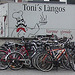 Toni et ses vélos / Toni's làngos and bikes.  Copenhague.  20 octobre 2008