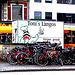 Toni et ses vélos / Toni's làngos and bikes.  Copenhague.  20 octobre 2008 -  Postérisation