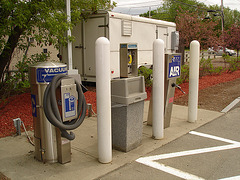 Aspirateur - téléphone - air /  Vacuum - Phone - air -  Newport, Vermont.  USA.  23 mai 2009