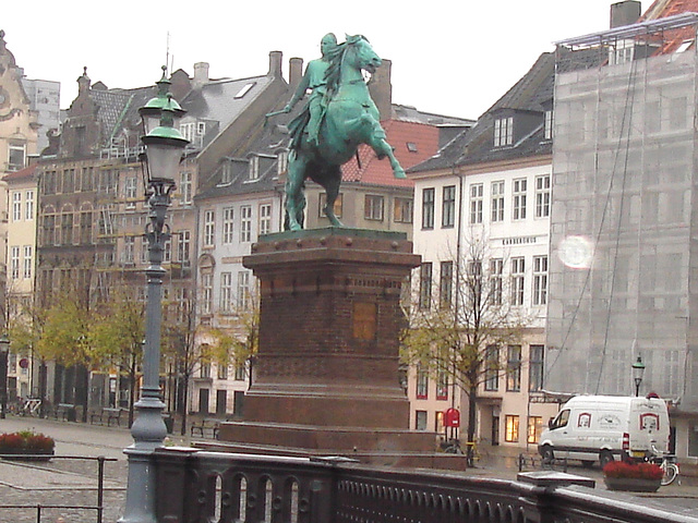 Cavalier sculptural /  Horse rider sculpture area.   Copenhague.  26-10-2008