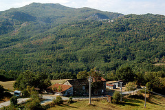 Vilaĝo en montaro / Dorf im Gebirge