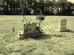 Cimetière St-Charles / St-Charles cemetery -  Dover , New Hampshire ( NH) . USA.   24 mai 2009 - Dagenais & Buzzell.  Vintage