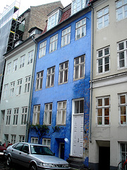 Façade bleutée / Bluish facade / Fachada azul.