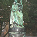 Statue solennelle / Solemn statue.  Copenhague.   26-10-2008- Avec flash