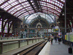 Station Antwerpen 2,5 uur later :-(