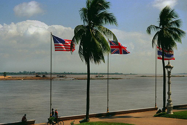 The mouth of the Tonlé Sap river into the Mekong