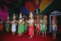 Cambodian dancing performance in Siem Reap