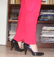 La Bibliotécaire sexy en talons hauts / The sexy librarian in high heels  - La Bibliotécaire sexy en talons hauts