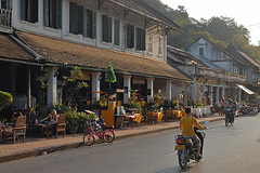 Restaurants and coffee bars along Sakkarine Road