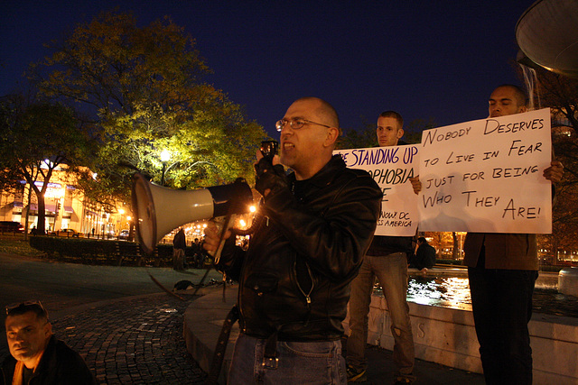 127.JorgeStevenLopez.Vigil.DupontCircle.WDC.22November2009