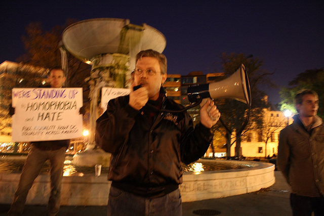 135.JorgeStevenLopez.Vigil.DupontCircle.WDC.22November2009