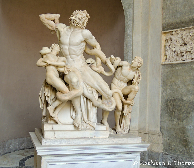 Rome Vatican Museum Laocoon Sculpture 052314-005
