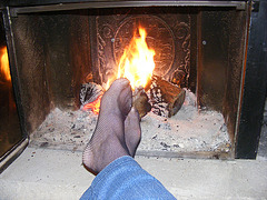 My beloved friend Christiane's hot feet with permission /  Les Pieds de mon amie Christiane avec permission -  Sexy hot feet / Petits pieds sexy bien au chaud