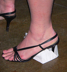 ann taylor black heels (F)