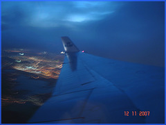 Sky colours / Couleurs aériennes -  Vol / Flight Amsterdam / Montréal .  Au départ /  Takeoff -  12 Nov 2007 -  Spectacular blue /  Bleu en vedette