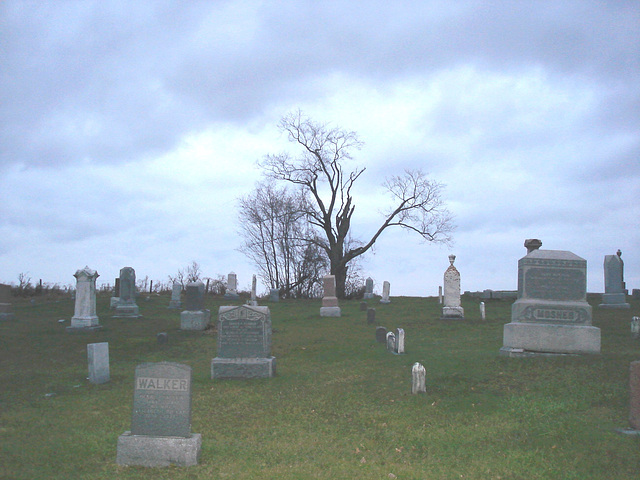 Cimetière catholique romain / Catholic roman cemetery - St-Jacques le majeur- Clarenceville- Noyan. Québec, Canada. 21-11-2009
