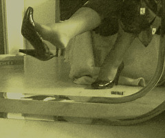 Mon amie chérie Krisontème avec permission - Nouveaux escarpins en cuir patent de 12 cm -  Dangle suprême / Photo ancienne - Vintage.