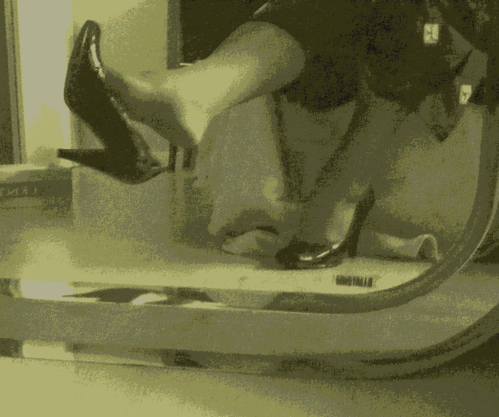 Mon amie chérie Krisontème avec permission - Nouveaux escarpins en cuir patent de 12 cm -  Dangle suprême.