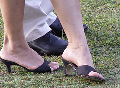 chinese laundery sandals (F)