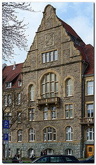 Rathaus, Front