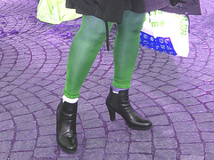 La Dame blonde Hoss Oss Fär en bottines sexy à talons hauts /  -  Hoss Oss Fär Swedish blond mature in short high-heeled Boots /  Ängelholm  /  Sweden - Suède.  23 octobre 2008 - Inversion RVB