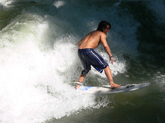 Eisbach-Surfer