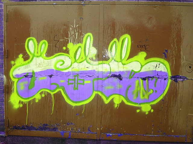 Graffitis / Dans ma ville - Hometown.  24 mars 2010 -  Inversion RVB
