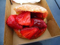 Donut Man Strawberry Donut (5649)