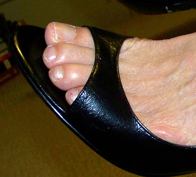 nine west high heel sandals