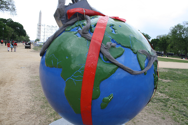 32.CoolGlobes.EarthDay.NationalMall.WDC.22April2010