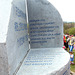 Citaĵo el Ŝvejk en la angla, ĉina kaj Esperanto sur la monumento Kapo XXII en Lipnice nad Sázavou (Ĉeĥio)