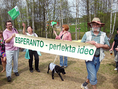 Afiŝo, kun kiu esperantistoj partoprenis senvualigon de la monumento "Kapo XXII"