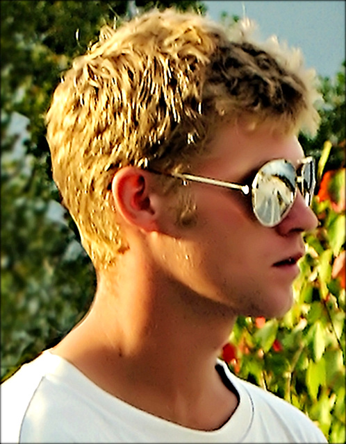 Blonde Looker with Mirrored Shades (Detail)