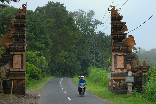 Bali gate from Sukasada to Banja district