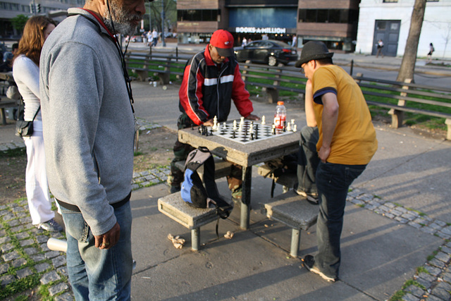 05.EasterSunday.Chess.DupontCircle.WDC.4April2010