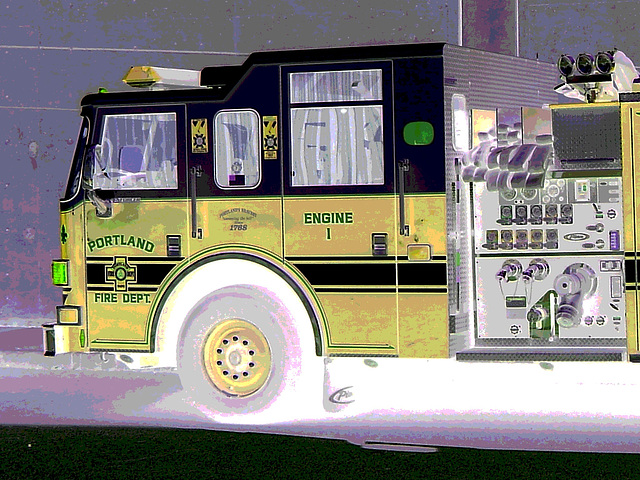 Portland fire dept engine /  Maine USA -  October 11th 2009- Négatif RVB postérisé