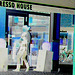 Expresso house Lady in flat boots / La Dame Expresso en bottes à talons plats - Ängelholm  / Suède- Sweden - 23 octobre 2008  - Négatif RVB