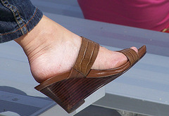 wedge heels (F)