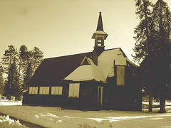 Petite chapelle / Small chapel  - Saranac Lake area / Région du Lac Saranac  NY. États-Unis / USA -  6 mars 2010- Sepia